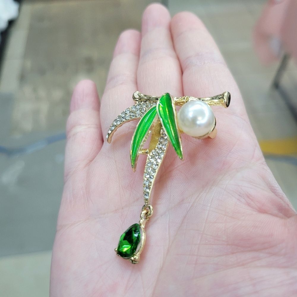 Brand New Booboo Rhinestone Pearl Pin Brooch - Picture 3 of 5